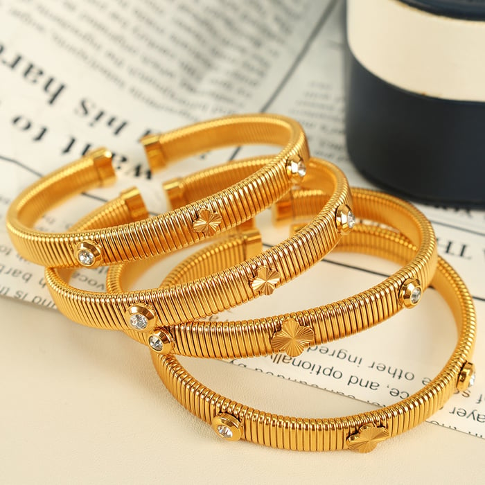 1 Piece Simple Series Big Clover Stainless Steel  Gold Color Rhinestone Women's Bangles Picture2